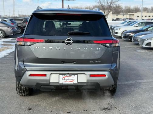 2025 Nissan Pathfinder SL 4WD