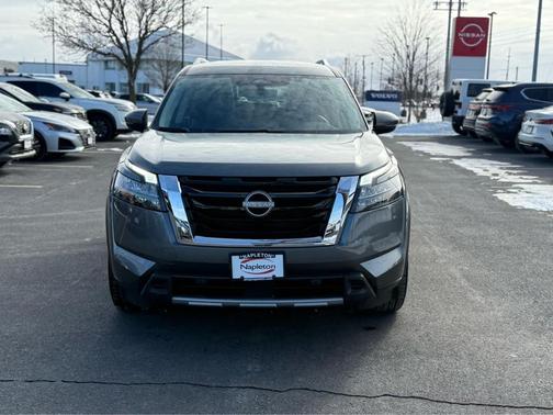 2025 Nissan Pathfinder SL 4WD