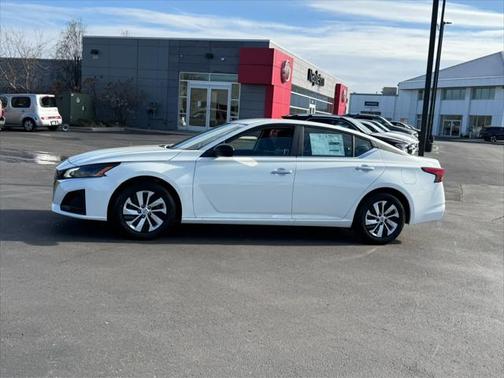 2025 Nissan Altima S FWD