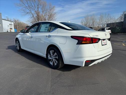 2025 Nissan Altima S FWD