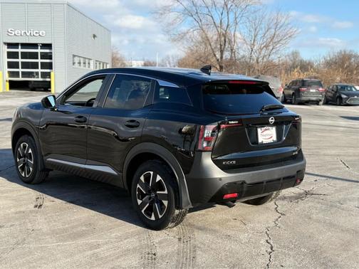 2025 Nissan Kicks SV