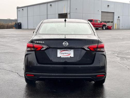 2022 Nissan Versa 1.6 S