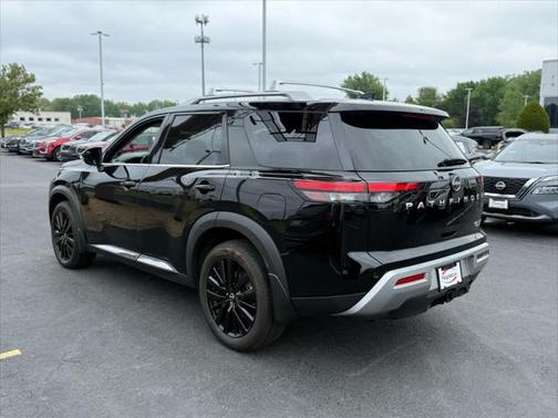 2023 Nissan Pathfinder Platinum 4WD