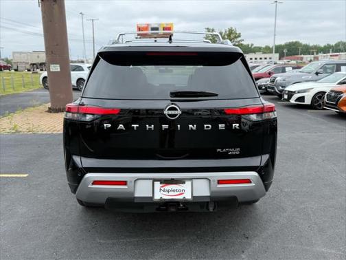 2023 Nissan Pathfinder Platinum 4WD