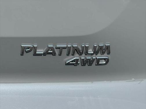 2025 Nissan Pathfinder Platinum 4WD