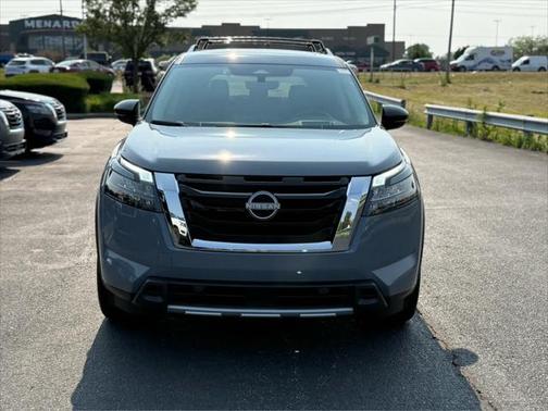 2025 Nissan Pathfinder Platinum 4WD
