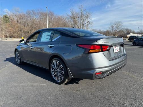 2025 Nissan Altima SL FWD