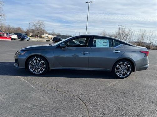 2025 Nissan Altima SL FWD