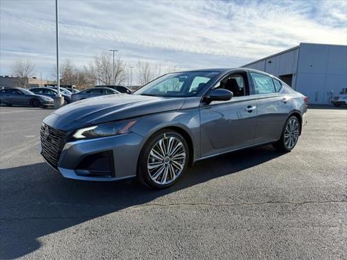 2025 Nissan Altima SL FWD