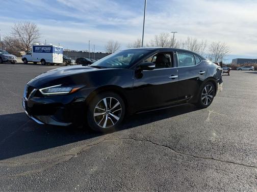 2023 Nissan Maxima SV