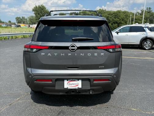 2025 Nissan Pathfinder SV 4WD