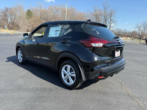 2025 Nissan Kicks S