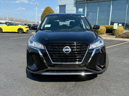 2025 Nissan Kicks S