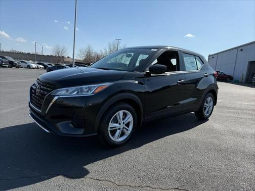 2025 Nissan Kicks S