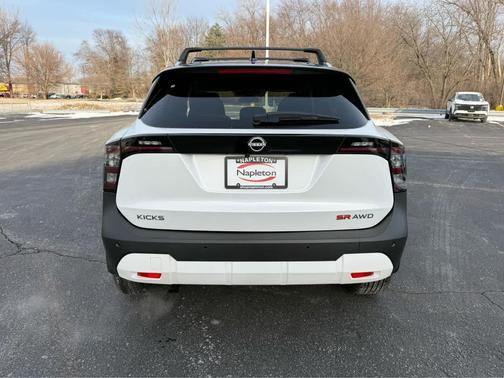 2026 Nissan Kicks SR