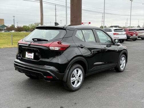 2025 Nissan Kicks S