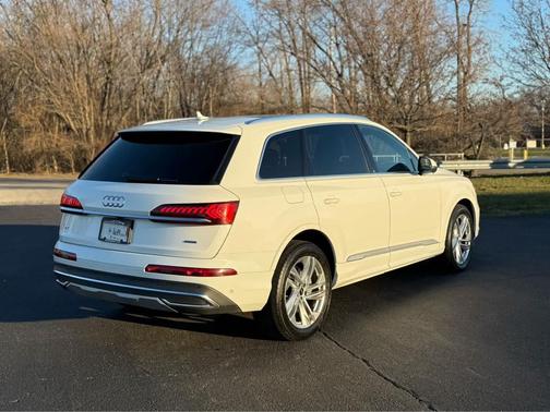 2023 Audi Q7 55 Premium Plus