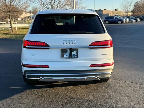 2023 Audi Q7 55 Premium Plus