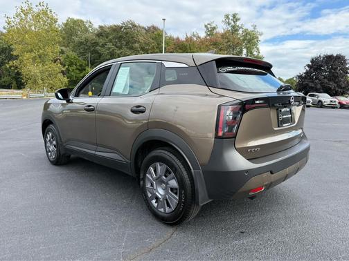 2025 Nissan Kicks S