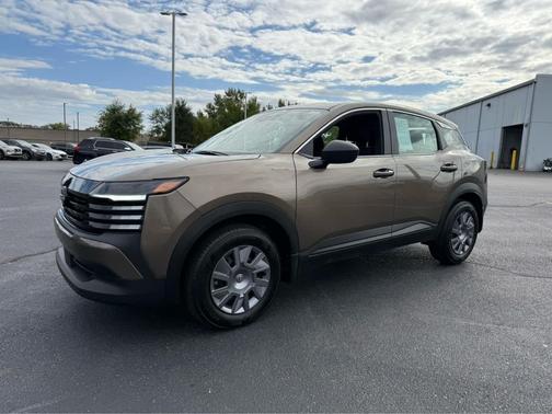 2025 Nissan Kicks S