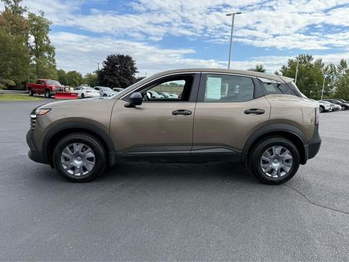 2025 Nissan Kicks S
