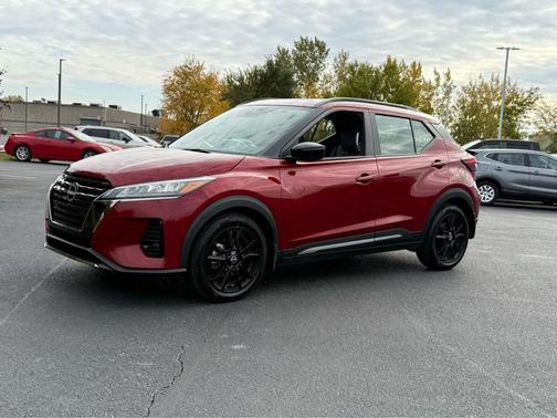 2023 Nissan Kicks SR