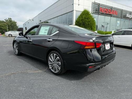 2025 Nissan Altima SL FWD