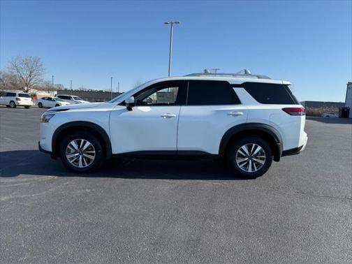 2025 Nissan Pathfinder SL 4WD
