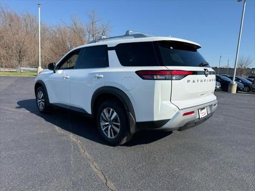 2025 Nissan Pathfinder SL 4WD