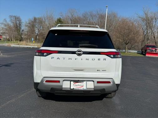 2025 Nissan Pathfinder SL 4WD