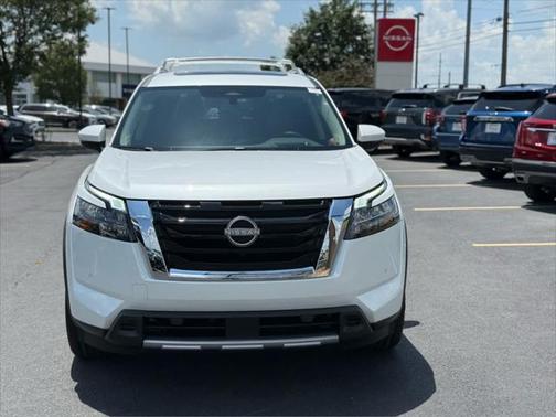 2025 Nissan Pathfinder Platinum 4WD