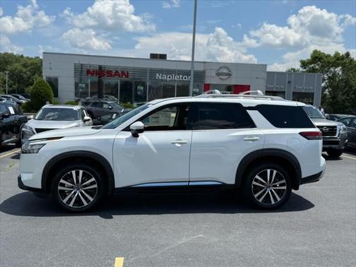 2025 Nissan Pathfinder Platinum 4WD