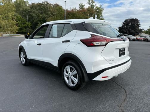 2025 Nissan Kicks S