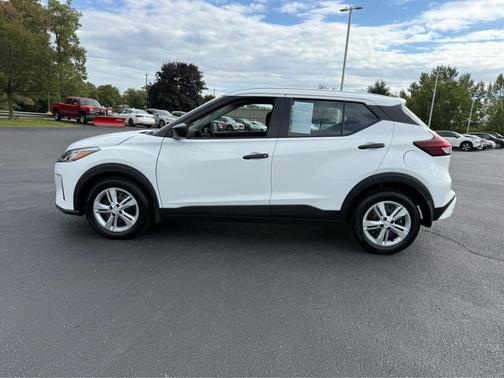 2025 Nissan Kicks S