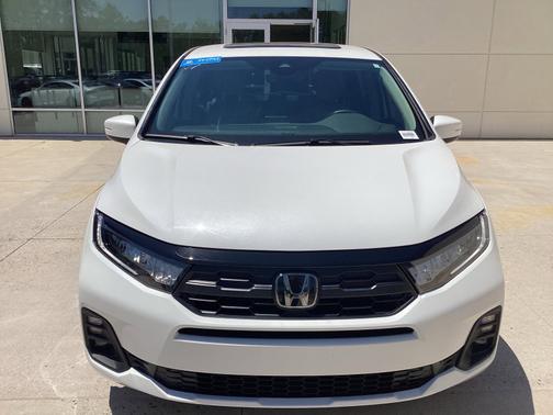 Platinum White Pearl 2025 Honda Odyssey