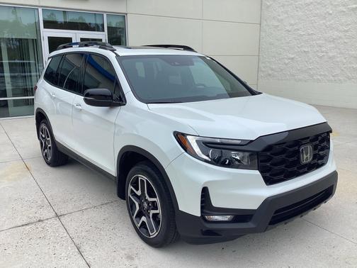 Platinum White Pearl 2023 Honda Passport