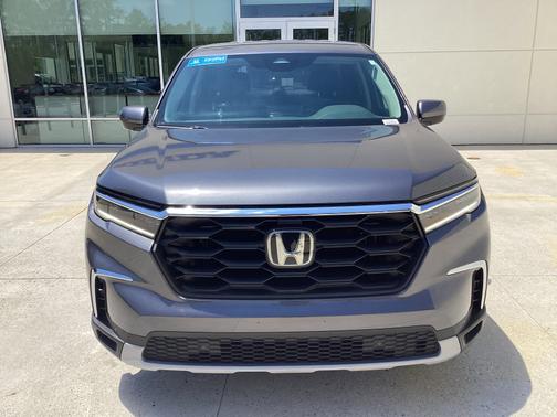 Modern Steel Metallic 2024 Honda Pilot