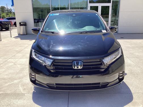 Crystal Black Pearl 2023 Honda Odyssey