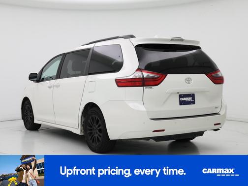 2020 Toyota Sienna XLE
