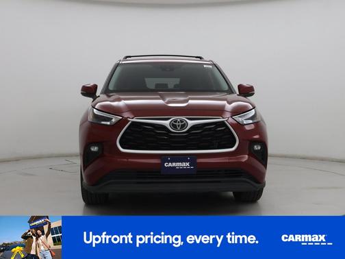 Red 2022 Toyota Highlander LE