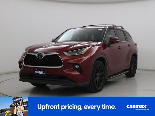 Red 2022 Toyota Highlander LE