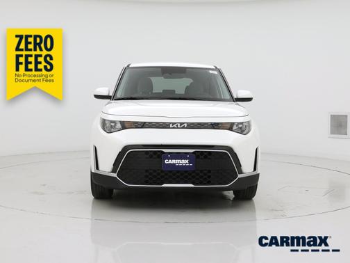 White 2025 Kia Soul LX