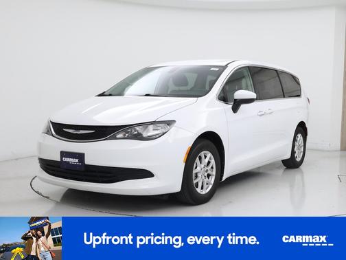 2020 Chrysler Voyager LX