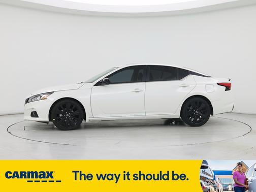 2022 Nissan Altima SR