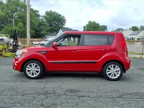 Molten 2013 Kia Soul Base