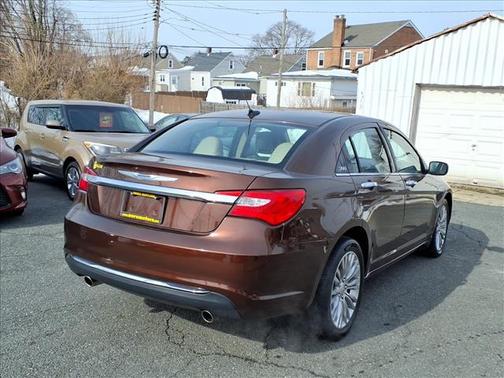 2013 Chrysler 200 Limited