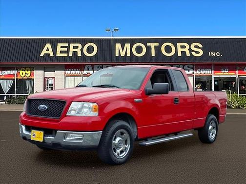 Red 2005 Ford F-150 XLT SuperCab