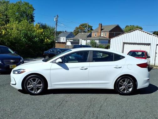 2017 Hyundai ELANTRA SE Value Edition
