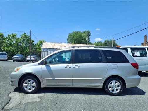 2005 Toyota Sienna LE