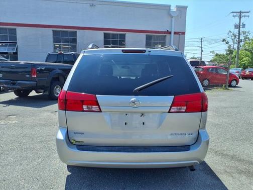 2005 Toyota Sienna LE